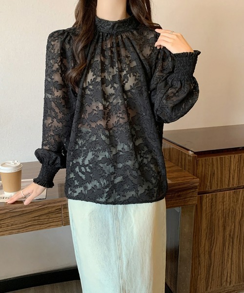 SEU(エスイーユー)の「ジャガードフラワーバルーンスリーブブラウス 長袖 秋服 オフィスカジュアル きれいめカジュアル レディース韓国(シャツ/ブラウス・レディース・ベージュ/ピンク/ブラック/ブルー/グレー・フリー)」の8枚目の写真