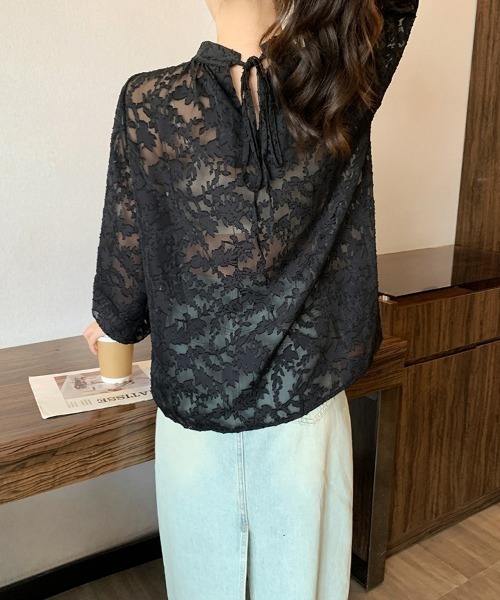 SEU(エスイーユー)の「ジャガードフラワーバルーンスリーブブラウス 長袖 秋服 オフィスカジュアル きれいめカジュアル レディース韓国(シャツ/ブラウス・レディース・ベージュ/ピンク/ブラック/ブルー/グレー・フリー)」の11枚目の写真