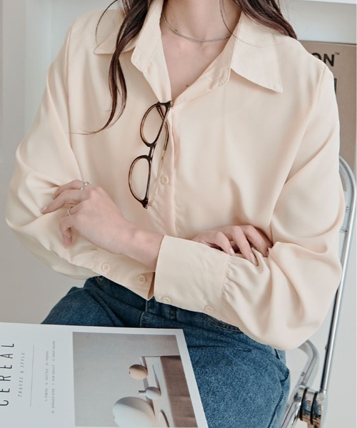 kirakiraShop(キラキラショップ)の「ソフトタッチ ベーシック シャツ(シャツ/ブラウス・レディース・ブルー/ブラック/ホワイト/ベージュ/チャコール・FREE)」の4枚目の写真