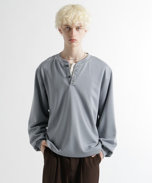 HARE（ハレ）の「シシュウヘンリーネックカット(HARE)（Tシャツ/カットソー・メンズ・ライトブルー/ブラック・FREE）」の2枚目の写真