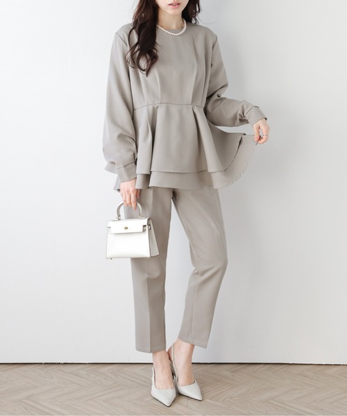 セール】バックパールペプラムトップス&テーパードパンツ セットアップ