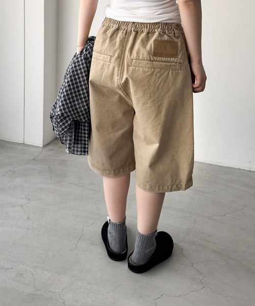 CANAL JEAN(キャナルジーン)の「SUPERTHANKS ピグメントドライツイルサイドタックショーツ(その他パンツ・レディース・ベージュ/アイボリー・SMALL)」の6枚目の写真