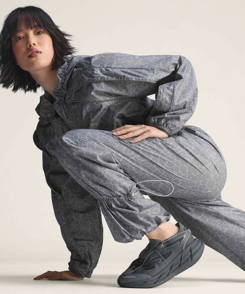 adidas by Stella McCartney（アディダスバイステラマッカートニー）の「adidas by Stella McCartney プリント トラックパンツ【adidas by Stella McCartney】 / アディダス adidas（スウェットパンツ・レディース・グレー・X-SMALL/X-LARGE/SMALL/MEDIUM/LARGE）」の2枚目の写真