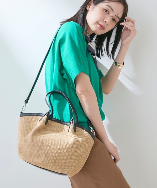 INDIVI（インディヴィ）の「【2WAY】ペーパーミドルバッグ（トートバッグ・レディース・ブラック系4/ベージュ系4・00）」の2枚目の写真