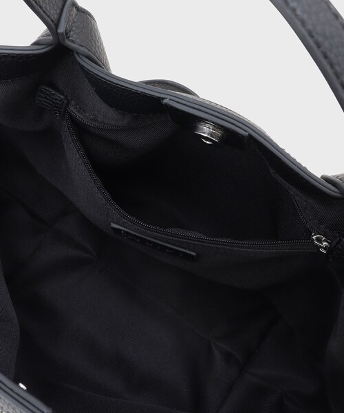 INDIVI（インディヴィ）の「【2WAY】ペーパーミドルバッグ（トートバッグ・レディース・ブラック系4/ベージュ系4・00）」の15枚目の写真