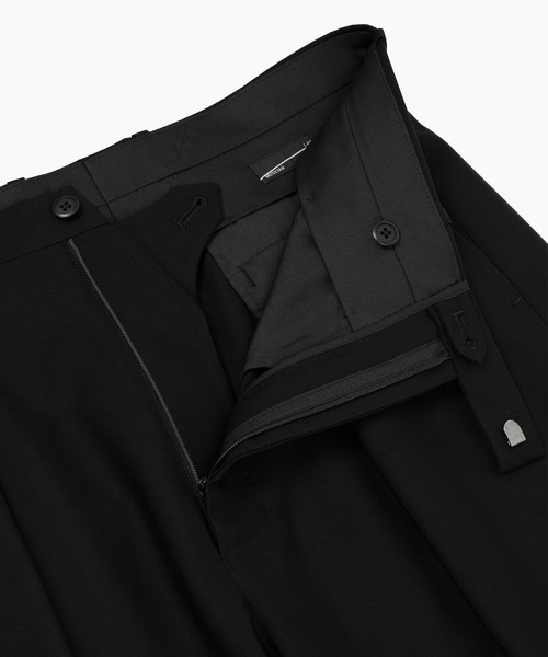 LAD MUSICIAN（ラッドミュージシャン）の「WOOL GABARDINE FRONT VENTS PANTS（スラックス・メンズ・ブラック・46/44/42）」の9枚目の写真