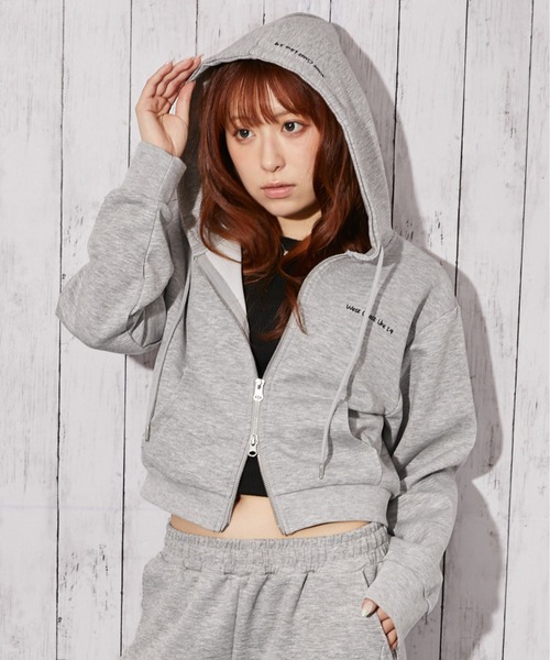 GORGE(ゴージ)の「《ダンボール 刺繍ロゴ》パーカー/カジュアル×シンプル/春秋/全3色(パーカー・レディース・アイボリー/ブラック/グレー・F)」の3枚目の写真