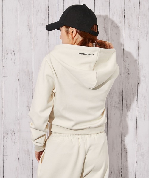 GORGE(ゴージ)の「《ダンボール 刺繍ロゴ》パーカー/カジュアル×シンプル/春秋/全3色(パーカー・レディース・アイボリー/ブラック/グレー・F)」の9枚目の写真