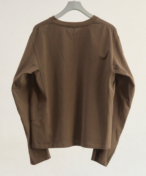 NVRFRGT（ネヴァーフォーゲット）の「【NVRFRGT】PANELLED V-NECK LONG SLEEVE T-SHIRT（Tシャツ/カットソー・メンズ・チャコールグレー/ブラウン・3/2）」の4枚目の写真