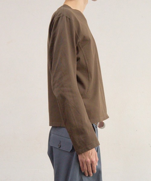 NVRFRGT（ネヴァーフォーゲット）の「【NVRFRGT】PANELLED V-NECK LONG SLEEVE T-SHIRT（Tシャツ/カットソー・メンズ・チャコールグレー/ブラウン・3/2）」の8枚目の写真