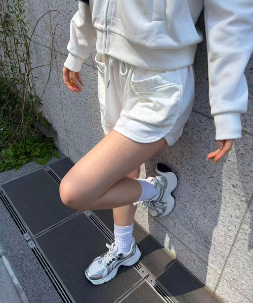 mebole(メボレ)の「トゥインクルスパークショートパンツ(スウェットパンツ・レディース・ホワイト/ブラック・FREE)」の11枚目の写真