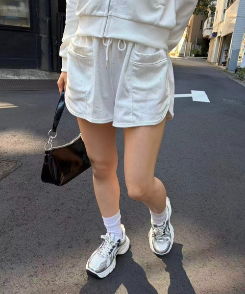 mebole(メボレ)の「トゥインクルスパークショートパンツ(スウェットパンツ・レディース・ホワイト/ブラック・FREE)」の6枚目の写真