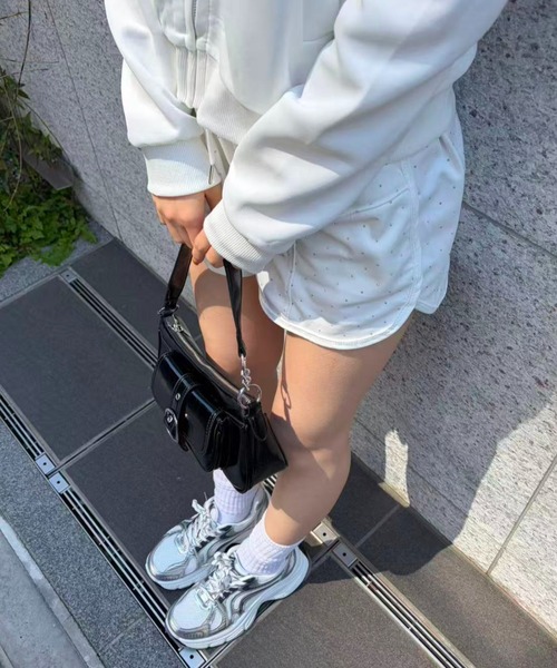 mebole(メボレ)の「トゥインクルスパークショートパンツ(スウェットパンツ・レディース・ホワイト/ブラック・FREE)」の13枚目の写真