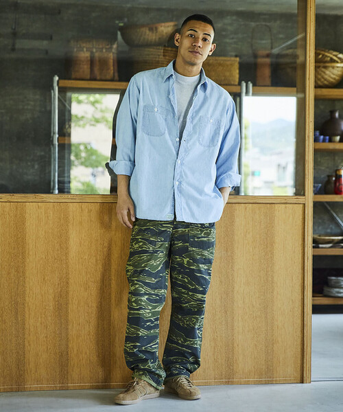 orSlow（オアスロウ）の「orSlow | シャンブレー ワークシャツ MEN（シャツ/ブラウス・メンズ・ブルー系その他・4/3）」の2枚目の写真