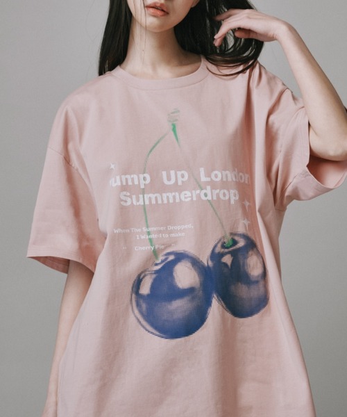 Vini（ヴィニ）の「ブルーチェリー半袖Tシャツ（Tシャツ/カットソー・レディース・ブラック/ピンク/ホワイト/グレー・SMALL/MEDIUM/LARGE）」の5枚目の写真