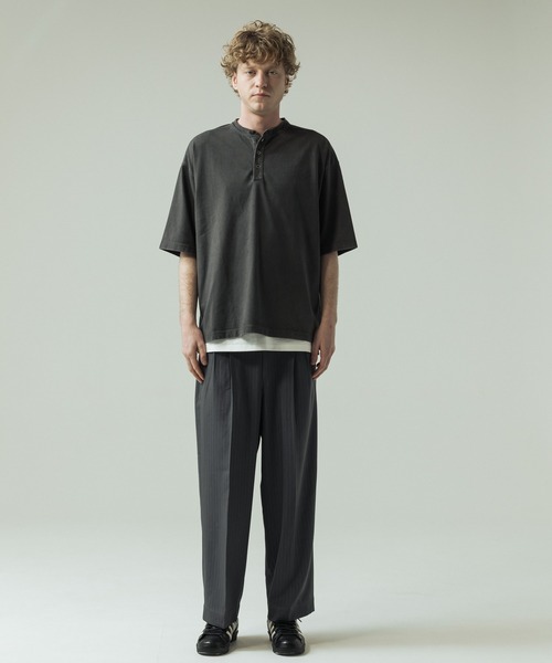 SLICK（スリック）の「【SLICK/スリック】Pigment Dye Henley Neck T-Shirt/ピグメントダイ ヘンリーネックTシャツ（Tシャツ/カットソー・メンズ・パープル/ライトグレー/ブラック・2/1/3）」の14枚目の写真