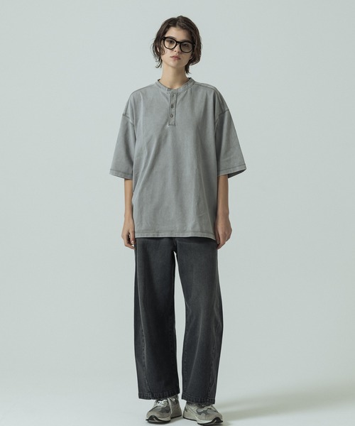 SLICK（スリック）の「【SLICK/スリック】Pigment Dye Henley Neck T-Shirt/ピグメントダイ ヘンリーネックTシャツ（Tシャツ/カットソー・メンズ・パープル/ライトグレー/ブラック・2/1/3）」の22枚目の写真