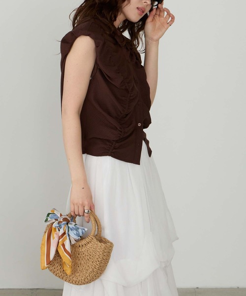 Cherir Mignon（シェリルミニョン）の「【Cherir Mignon】シアサッカーシャーリングパフショルダーブラウス（シャツ/ブラウス・レディース・ブラウン/アイボリー・FREE）」の13枚目の写真