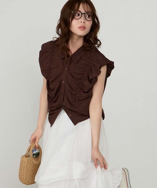 Cherir Mignon（シェリルミニョン）の「【Cherir Mignon】シアサッカーシャーリングパフショルダーブラウス（シャツ/ブラウス・レディース・ブラウン/アイボリー・FREE）」の20枚目の写真