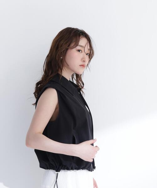 NATURAL BEAUTY BASIC（ナチュラルビューティーベーシック）の「ステンカラードロストジレ（ベスト・レディース・ベージュ/ブラック・ﾌﾘ-）」の5枚目の写真