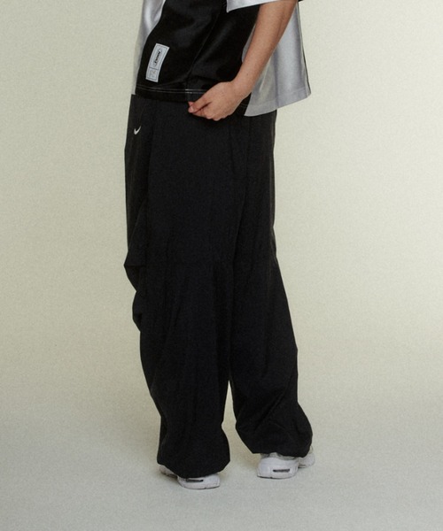 NIKE（ナイキ）の「ナイキ スポーツウェア ウィメンズ ミッドライズ 軽量 UV パンツ / Nike Sportswear Women's Mid-Rise Lightweight UV Pants IO3377-010 Black（その他パンツ・レディース・ブラック・XS/L/M/S/XL）」の7枚目の写真