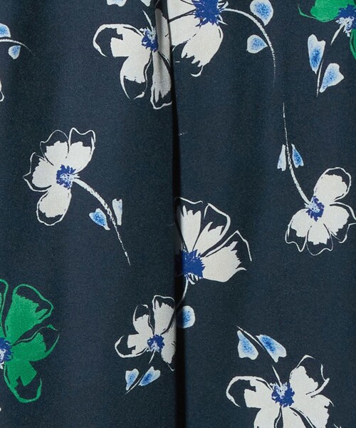 UNITED ARROWS（ユナイテッドアローズ）の「フラワー プリント パンツ ‐ウォッシャブル‐（その他パンツ・レディース・オフホワイト/ネイビー・38/36）」の5枚目の写真