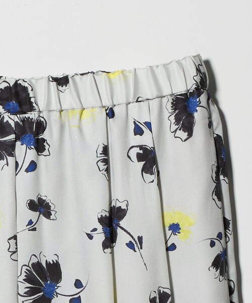 UNITED ARROWS（ユナイテッドアローズ）の「フラワー プリント パンツ ‐ウォッシャブル‐（その他パンツ・レディース・オフホワイト/ネイビー・38/36）」の13枚目の写真