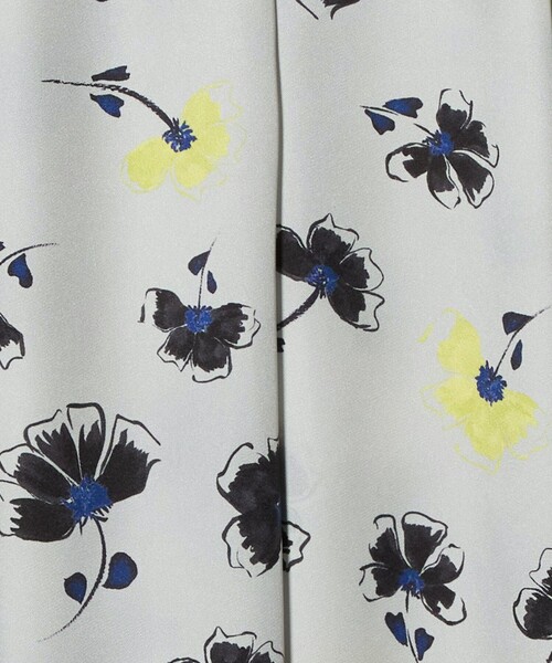 UNITED ARROWS（ユナイテッドアローズ）の「フラワー プリント パンツ ‐ウォッシャブル‐（その他パンツ・レディース・オフホワイト/ネイビー・38/36）」の11枚目の写真