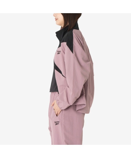 Reebok（リーボック）の「アイコン オープンヘム トラックトップ / WOMEN'S ICON OPEN HEM TRACKTOP（その他アウター・レディース・ブルー/ブラック/ピンク・LARGE/X-SMALL/SMALL/MEDIUM）」の4枚目の写真
