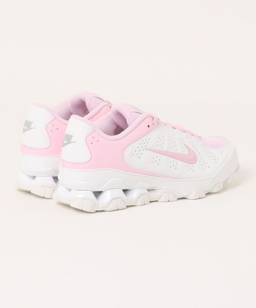 NIKE(ナイキ)の「NIKE ナイキ W REAX 8 NSW SL レディーススニーカー トレーニングシューズ(ウィメンズリアックス8NSWSL)(スニーカー・レディース・ホワイト×ピンク/ブラック×ブラック/ホワイト・23.0cm/23.5cm/24.0cm/24.5cm/25.0cm)」の4枚目の写真