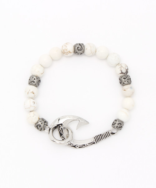 Kahiko(カヒコ)の「【kahiko】フィッシュフックMEN'Sブレスレット(ブレスレット・メンズ・ターコイズブルー/ブラック/ホワイト×ブルー/ブラウン・FREE)」の2枚目の写真