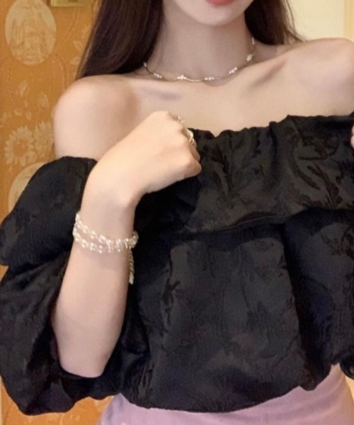 deux amour（ドゥーザムール）の「花柄ジャガードオフショルフリルトップス（その他トップス・レディース・ブラック/アイボリー・FREE）」の16枚目の写真