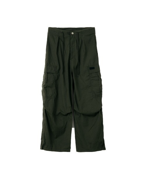 WILD THINGS(ワイルドシングス)の「WILD THINGS DOUBLE DYED NYLON CARGO PANTS(ワイルドシングス ダブルダイ ナイロン カーゴパンツ)(カーゴパンツ・メンズ・オリーブ・X-LARGE/LARGE/MEDIUM)」の1枚目の写真