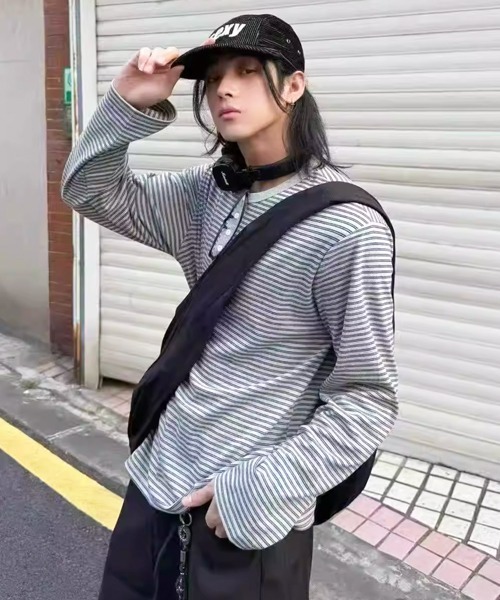 NOWLE(ノウル)の「【NOWLE】5ボタン ヘンリーネック ボーダー ヘンリーネック 長袖 Tシャツ / ルーズシルエット(Tシャツ/カットソー・メンズ・グレー/ブラック/ホワイト・X-LARGE/LARGE/MEDIUM/SMALL)」の3枚目の写真