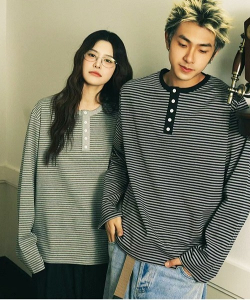 NOWLE(ノウル)の「【NOWLE】5ボタン ヘンリーネック ボーダー ヘンリーネック 長袖 Tシャツ / ルーズシルエット(Tシャツ/カットソー・メンズ・グレー/ブラック/ホワイト・X-LARGE/LARGE/MEDIUM/SMALL)」の15枚目の写真