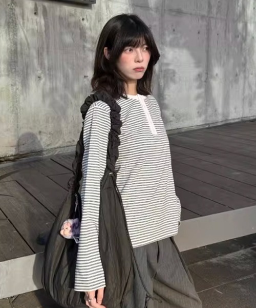 NOWLE(ノウル)の「【NOWLE】5ボタン ヘンリーネック ボーダー ヘンリーネック 長袖 Tシャツ / ルーズシルエット(Tシャツ/カットソー・メンズ・グレー/ブラック/ホワイト・X-LARGE/LARGE/MEDIUM/SMALL)」の21枚目の写真