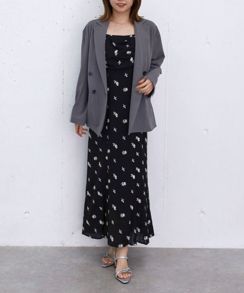 archives(アルシーヴ)の「タックドレープ花柄刺繍キャミワンピース(ワンピース・レディース・アイボリー/ブラック・MEDIUM)」の7枚目の写真