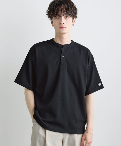 DISCUS(ディスカス)の「【吸水速乾/接触冷感/イージケア】COOLMAX/DISCUSワッフルヘンリーネックTシャツ(Tシャツ/カットソー・メンズ・ブルーグレー/ブラック/ホワイト/スミクロ・XL/M/L)」の2枚目の写真