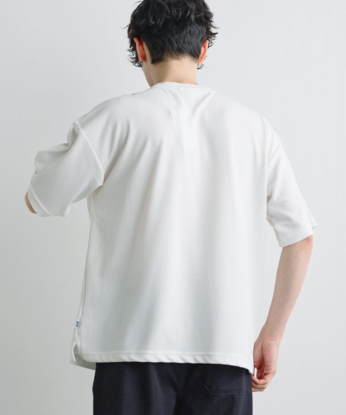 DISCUS(ディスカス)の「【吸水速乾/接触冷感/イージケア】COOLMAX/DISCUSワッフルヘンリーネックTシャツ(Tシャツ/カットソー・メンズ・ブルーグレー/ブラック/ホワイト/スミクロ・XL/M/L)」の6枚目の写真