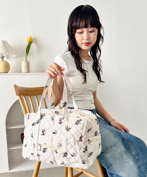 wears（ウェアーズ）の「【大容量】キルティング総柄ボストンバッグ トラベルバッグ 旅行バッグ フラワー チェリー柄（ボストンバッグ・レディース・ピンク/ホワイト・FREE）」の4枚目の写真
