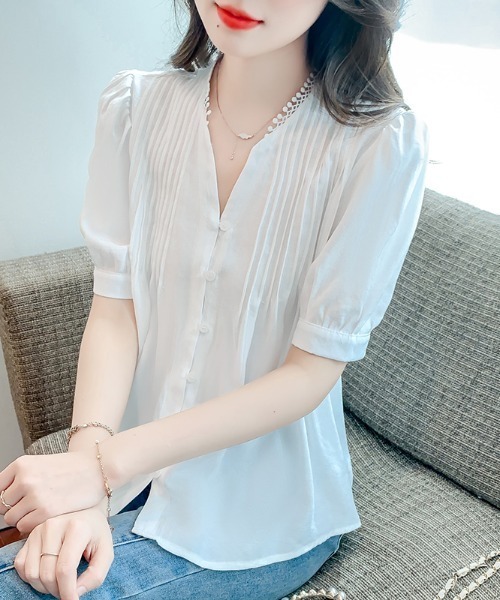 AMAJI(アマジ)の「Vネック レーストリム ギャザー パフスリーブ シフォンシャツ(シャツ/ブラウス・レディース・ホワイト・X-LARGE/LARGE/MEDIUM/SMALL)」の4枚目の写真