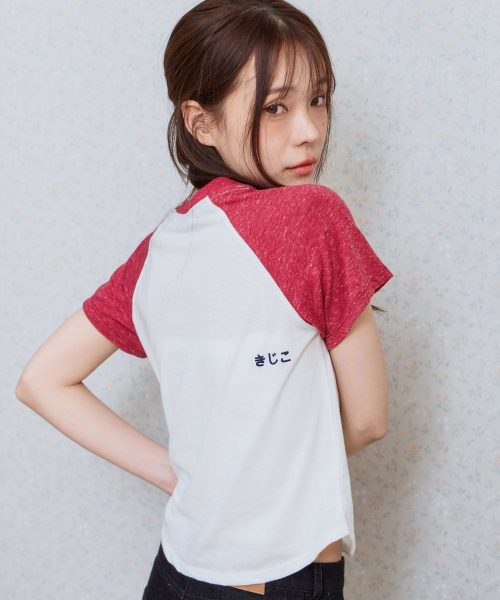KIJIKO（キジコ）の「ke403. Back Logo Raglan Tee Red（Tシャツ/カットソー・レディース・レッド・FREE）」の3枚目の写真