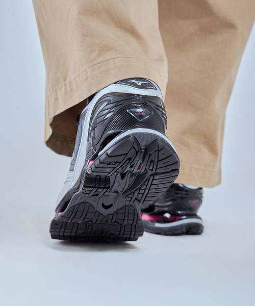 MIZUNO(ミズノ )の「【日本国内限定カラー】MIZUNO WAVE PROPHECY LS D1GA3337-08(スニーカー・メンズ・シルバー・23.5cm/24.5cm/26.5cm/25cm/24cm)」の22枚目の写真