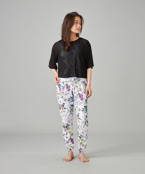 Chacott（チャコット）の「シアーリブバッククロスTシャツ（その他トップス・レディース・クリアブルー/ワインレッド/ブラック・M）」の4枚目の写真
