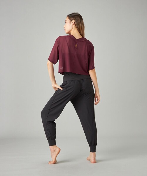 Chacott（チャコット）の「シアーリブバッククロスTシャツ（その他トップス・レディース・クリアブルー/ワインレッド/ブラック・M）」の13枚目の写真