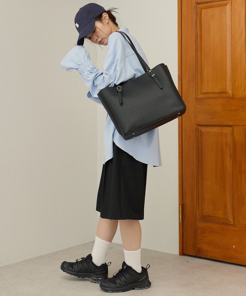 GUSCIO(グッシオ)の「【グッシオベーシック】ビジネストートバッグ 通勤通学(ビジネスバッグ・レディース・ダークブラウン/ブラック/ネイビー/グレイッシュベージュ・FREE)」の19枚目の写真
