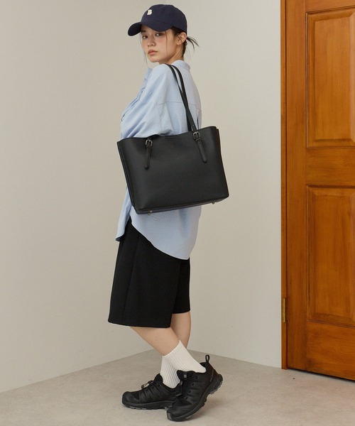 GUSCIO(グッシオ)の「【グッシオベーシック】ビジネストートバッグ 通勤通学(ビジネスバッグ・レディース・ダークブラウン/ブラック/ネイビー/グレイッシュベージュ・FREE)」の21枚目の写真