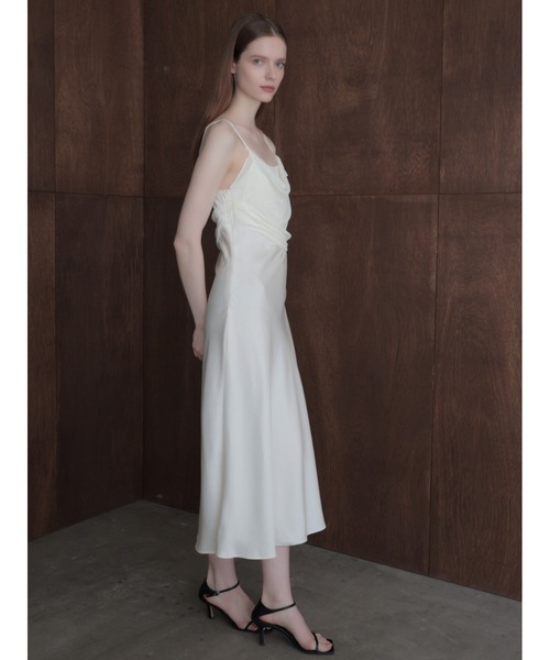 celon（セロン）の「minimalist pleated long dress（ワンピース・レディース・アイボリー・FREE）」の9枚目の写真