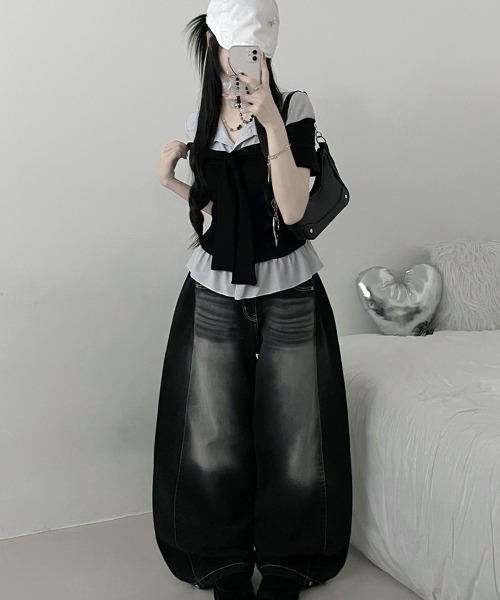Emilie(エミリー)の「ストライプシャツドッキング オフショルダー風 半袖トップス(シャツ/ブラウス・レディース・グレー/ブラック・FREE)」の5枚目の写真