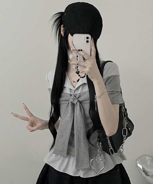 Emilie(エミリー)の「ストライプシャツドッキング オフショルダー風 半袖トップス(シャツ/ブラウス・レディース・グレー/ブラック・FREE)」の10枚目の写真